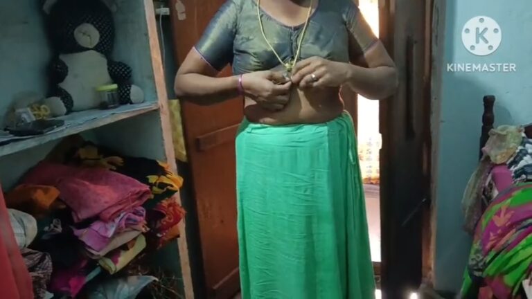 Telugu aunty soing bobs and pussy and fingaring in front of har husband friend